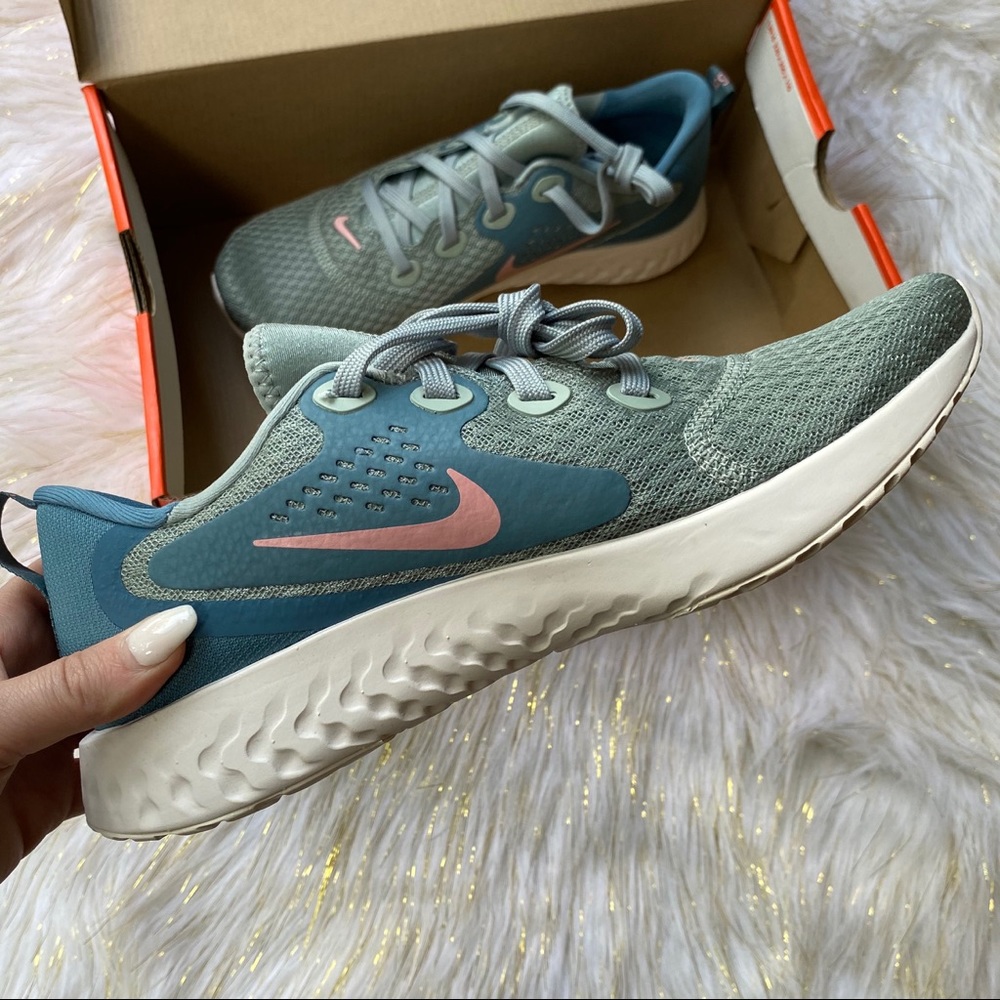 W Nike Legend React Mica Green / Rust Pink